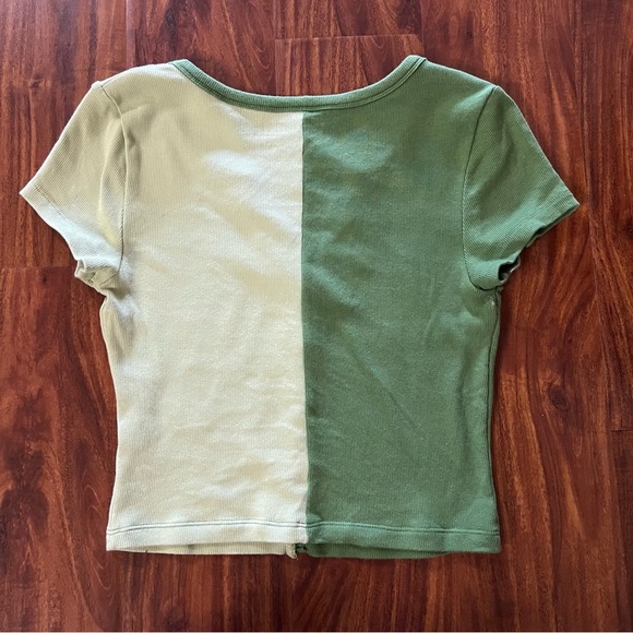PacSun Two Toned Sage Green Short Sleeve V-neck Top size small - Picture 6 of 6
